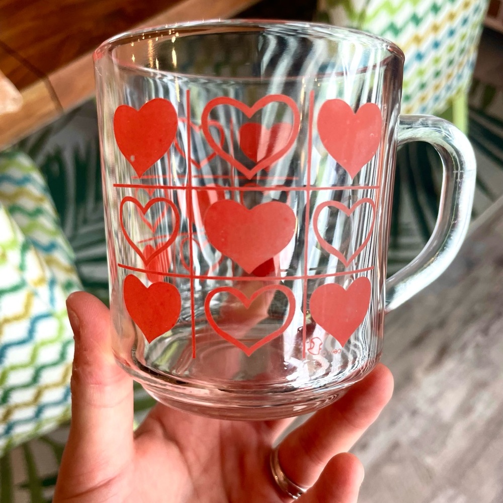 1980 heart glass mug